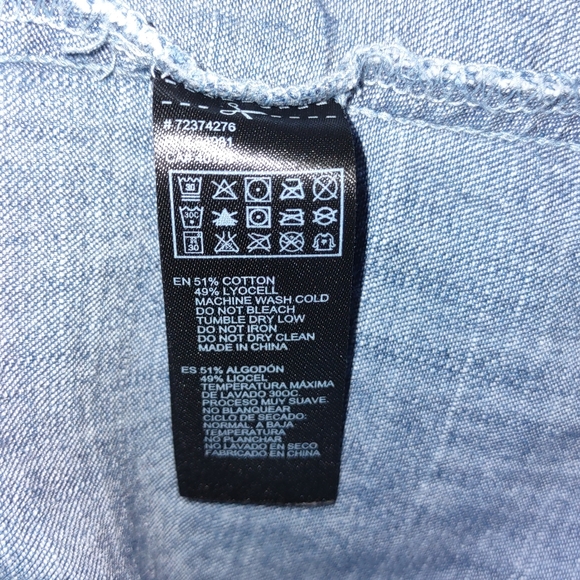 4/$20 EUC Forever 21 Ombre Denim Button Down Shirt Sz S - Picture 4 of 4